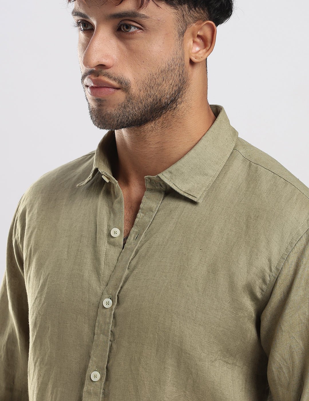 100% Linen Soft Touch Shirt in Meadow Green - Image 2